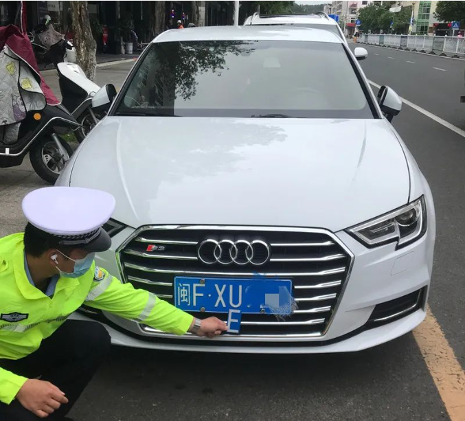 龙岩:武平交警查获一辆伪造、变造号牌车辆 - 警示曝光 - 福建交警网